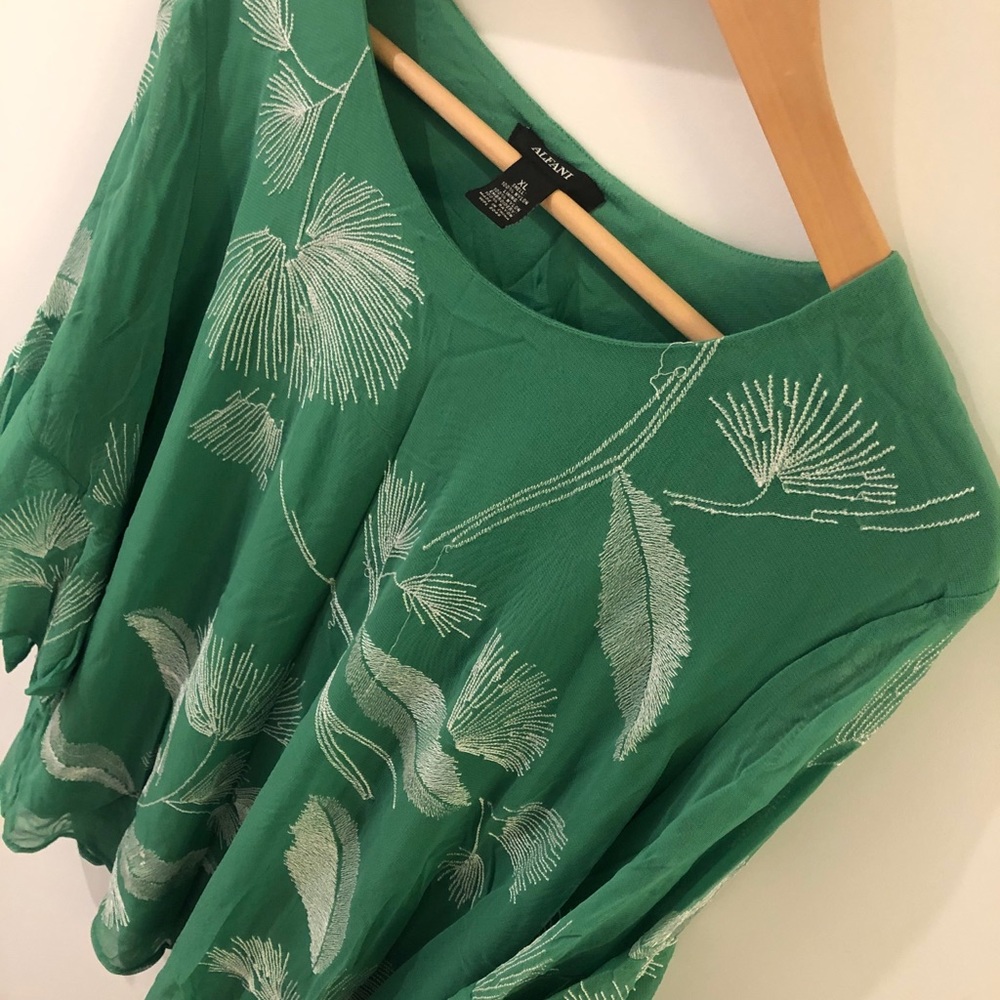 BLOUSE